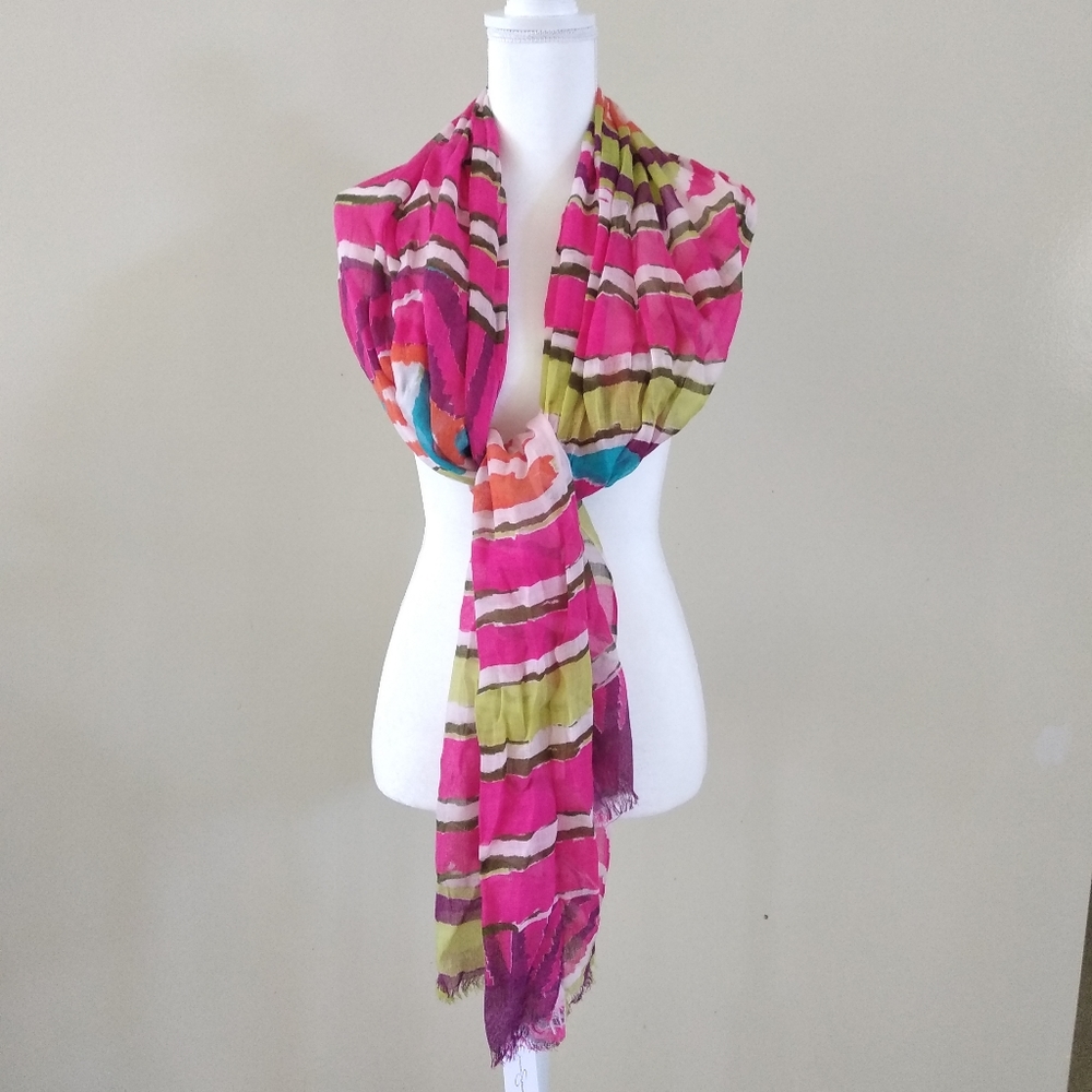 Jessica Simpson scarf